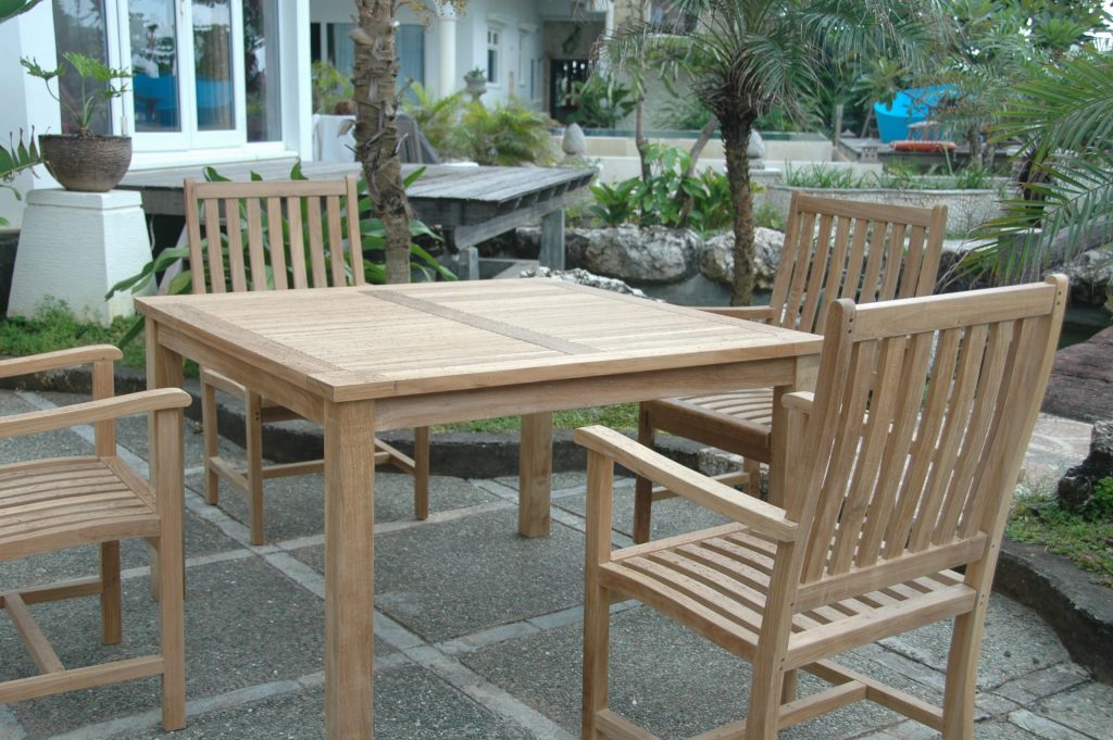 Anderson Teak Windsor Wilshire 5-Pieces Dining Set