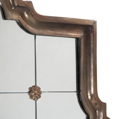 EAM11933_3_1000x_crop_center