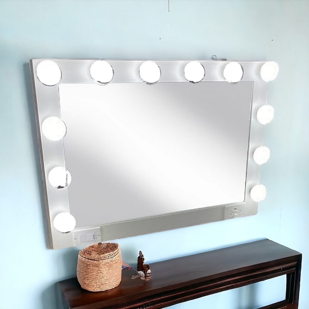 Homeroots - 28" White Wood Framed Accent Mirror