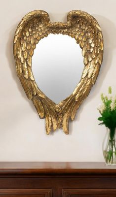 Homeroots - 22" Gold Heart Resin Framed Accent Mirror