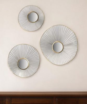 Homeroots - Set of Three Gold Sunburst Iron Framed Accent Mirror